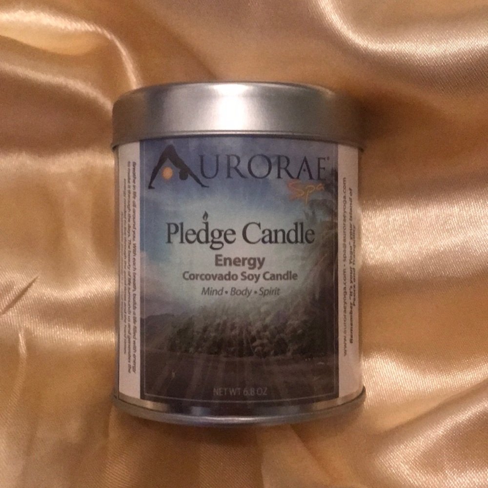 I’m selling brand new Aurorae candles
